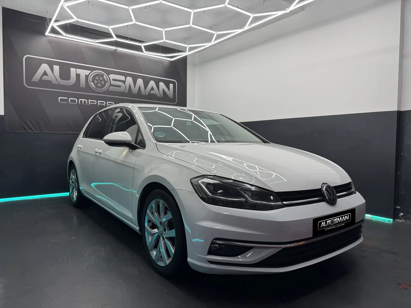 VOLKSWAGEN Golf Sport 1.5 TSI DSG 2019 Gasolina Blanco - Interior